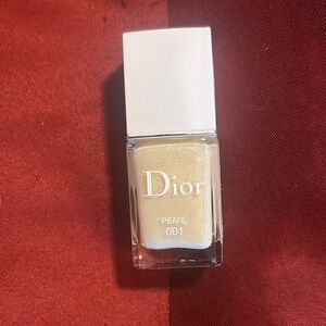 Dior pearl nail color
